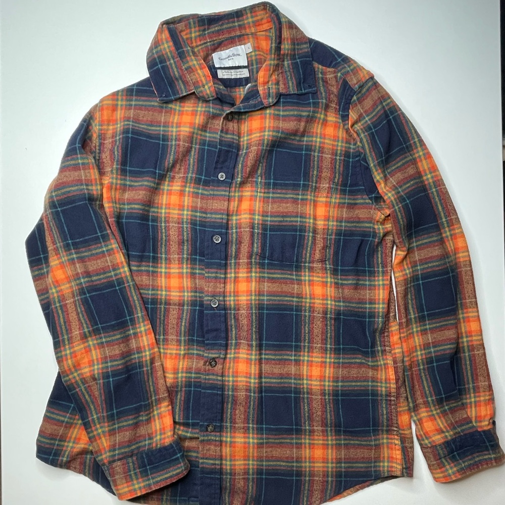 Large Goof fellow flannel button down great for winter or cold days